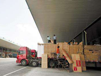 衡水至甘肅崇信貨運專線 專業(yè)裝卸服務(wù)，助力高效物流